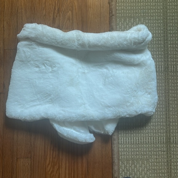 Faux Fur Shall - Picture 3 of 5